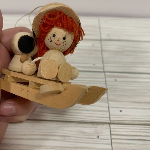 Vintage Handmade Wood Art Girl With Big And Puppy On Sleigh Figurine - Picture 4 of 9